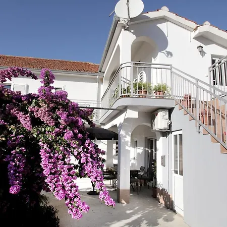 Apartments Vaska Trogir Exterior photo