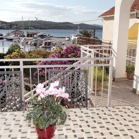 Apartments Vaska Trogir Exterior photo