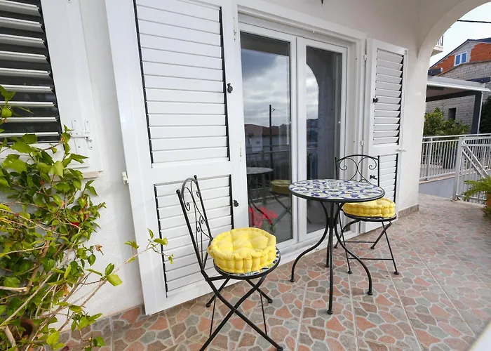 Apartments Vaska