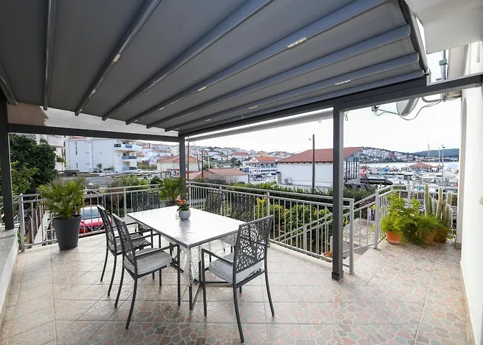 Apartments Vaska